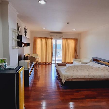 Hua Hin Baanklang Condo by Petch Bagian luar foto